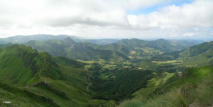 Fonds d'cran Nature Montagnes Panoramique depuis le Puy Violent