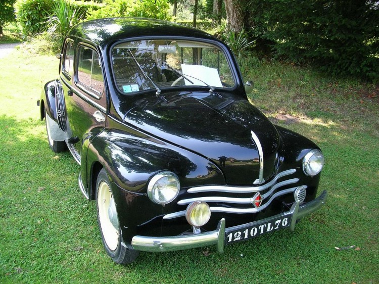 Fonds d'cran Voitures Voitures de collection Renault 4 CV