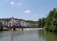 Fonds d'cran Voyages : Europe Nabo river over Tomar City