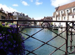 Fonds d'cran Voyages : Europe Annecy et ces cannaux en fleurs