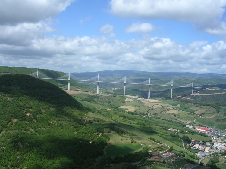 Fonds d'cran Constructions et architecture Ponts - Aqueducs viaduc de millau en aveyron