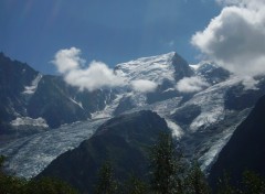 Fonds d'cran Nature Montagne dans les nuages