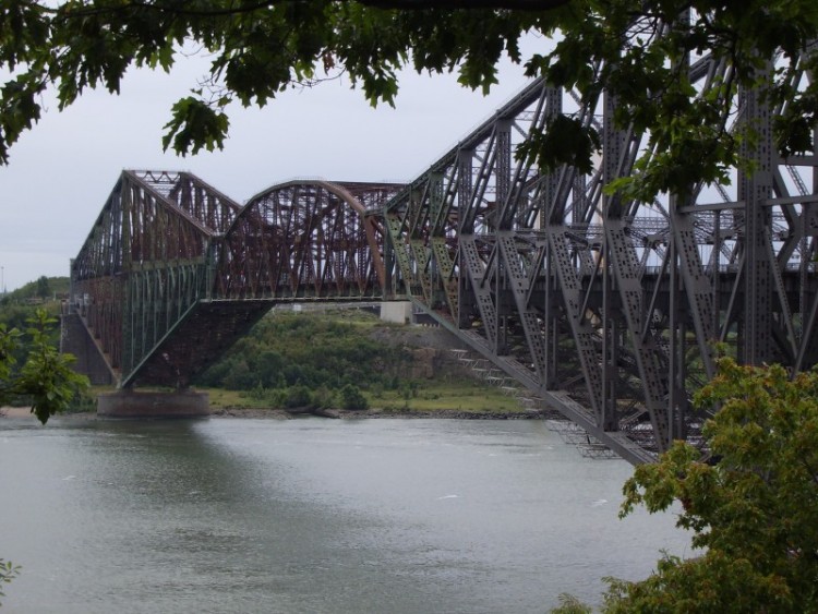 Wallpapers Constructions and architecture Bridges - Aqueduct Vieus pond de Qubec