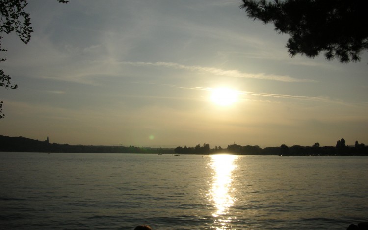 Fonds d'cran Nature Couchers et levers de Soleil Le Lac d'Annecy