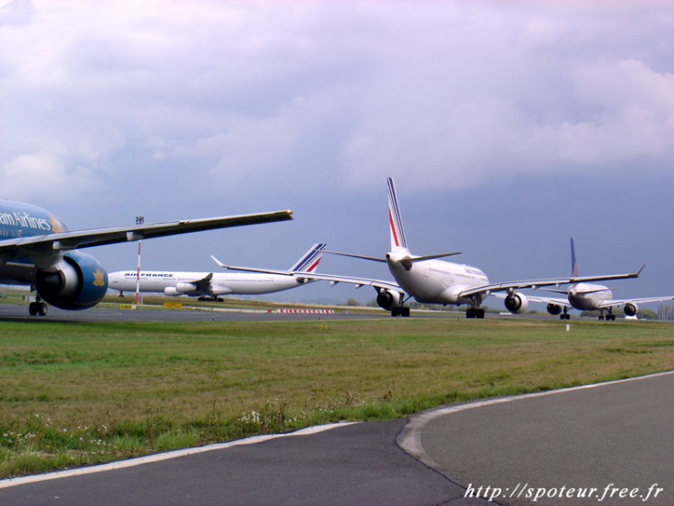 Fonds d'cran Avions Avions de ligne Avions au depart