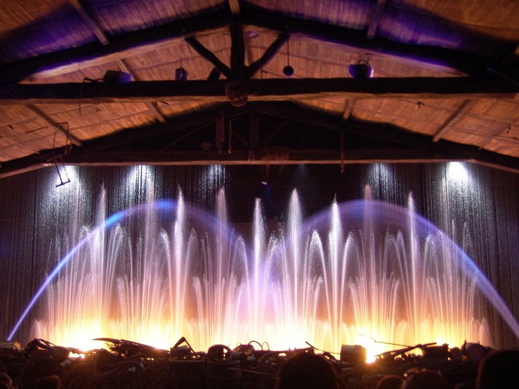 Fonds d'cran Constructions et architecture Fontaines - Jets d'eau Thtre d'eau au Puy du Fou