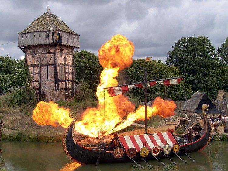 Fonds d'cran Constructions et architecture Parcs d'attractions > Divers Spectacle Les Vikings au Puy du Fou en Vende