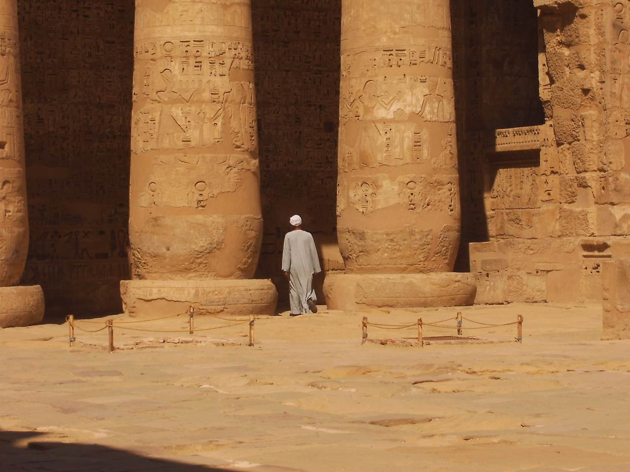 Fonds d'cran Voyages : Afrique Egypte Temple de Medinet-Abou