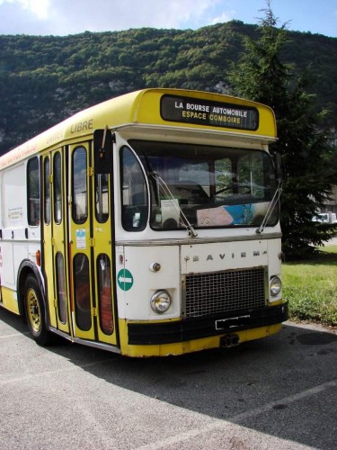 Fonds d'cran Transports divers Bus - Autocars Bus jaune