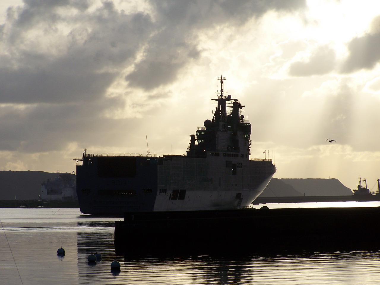 Wallpapers Boats Naval vessels Le Mistral aprs l'orage