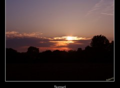 Fonds d'cran Nature Coucher de soleil sur une fort