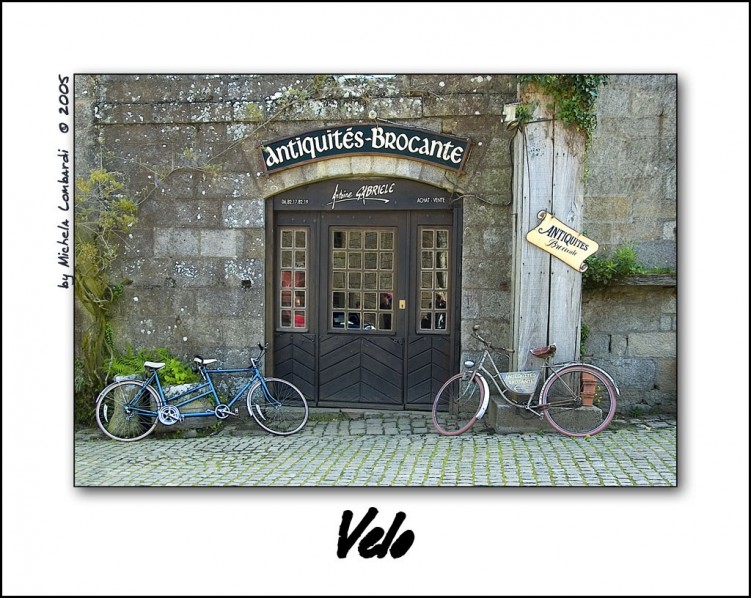 Fonds d'cran Voyages : Europe France > Bretagne Velo a Locronan