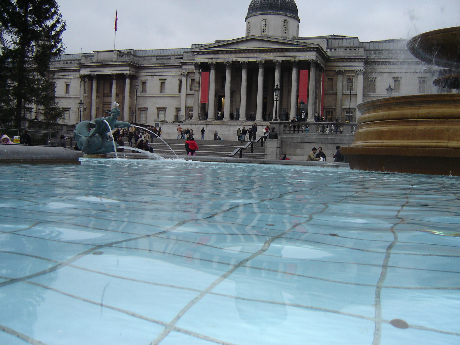 Fonds d'cran Voyages : Europe Grande-Bretagne > Londres Floating museum