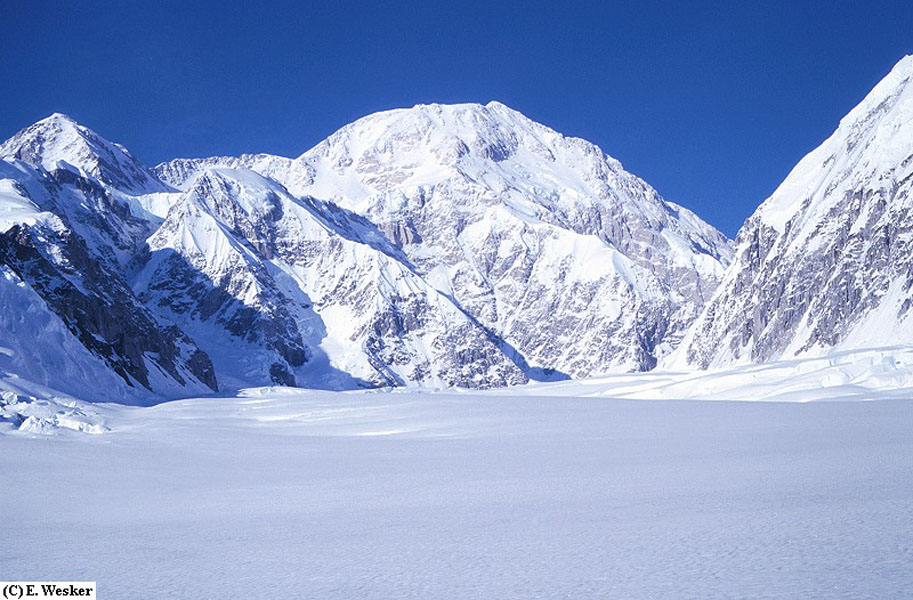 Fonds d'cran Voyages : Amrique du nord Etats-Unis Denali, looking towards the Cassin Ridge, Alaska Range