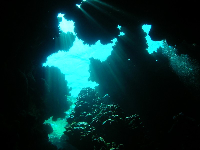 Fonds d'cran Nature Mers - Ocans - Plages Grotte sous-marine