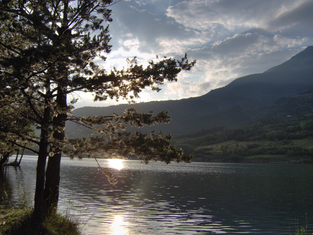 Fonds d'cran Nature Couchers et levers de Soleil Le lac d'Embrun