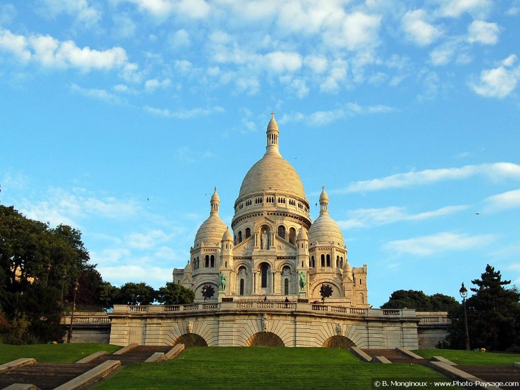 Fonds d'cran Voyages : Europe France > Ile-de-France > Paris Le Sacr Coeur sur la Butte Montmartre