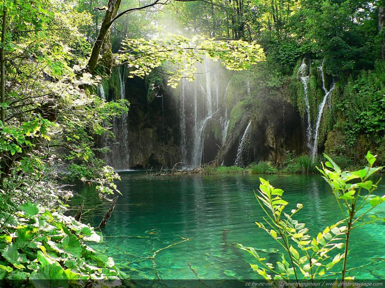 Fonds d'cran Nature Cascades - Chutes Paradis sur terre