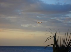 Fonds d'cran Avions AU LOIN