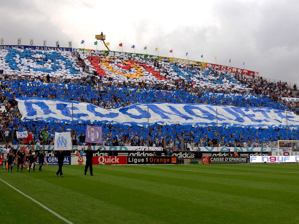 Fonds d'cran Sports - Loisirs Football Tifo reconqute