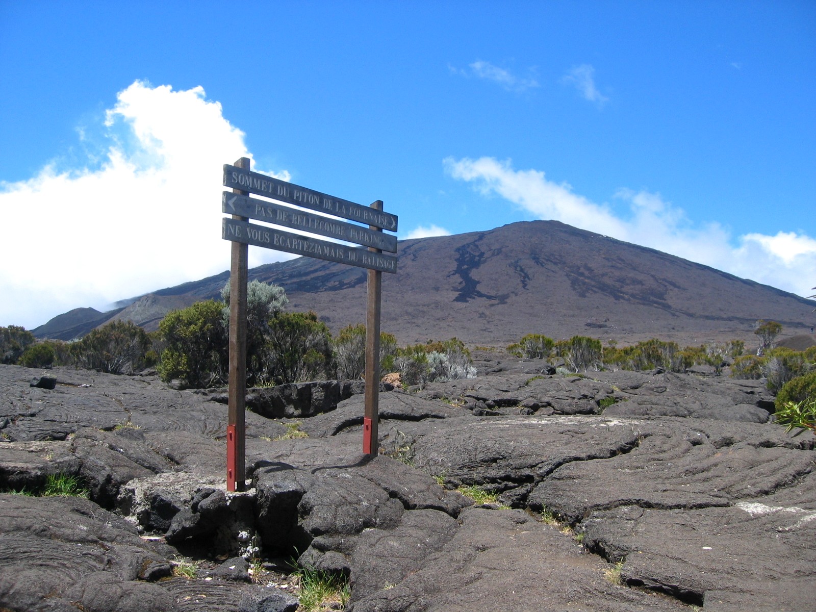 Fonds d'cran Nature Volcans le piton de la fournaise