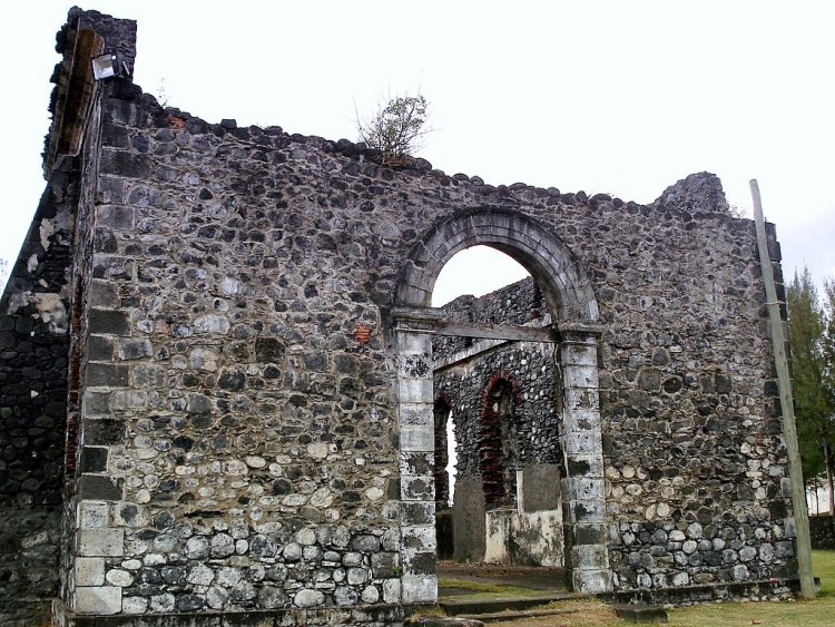 Fonds d'cran Constructions et architecture Ruines - Vestiges EGLISE EN RUINE