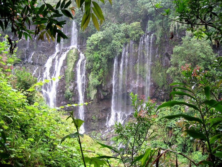 Fonds d'cran Voyages : Afrique La Runion cascade de Langevin-2