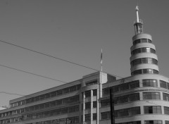 Fonds d'cran Constructions et architecture Le bateau de la Place Flagey