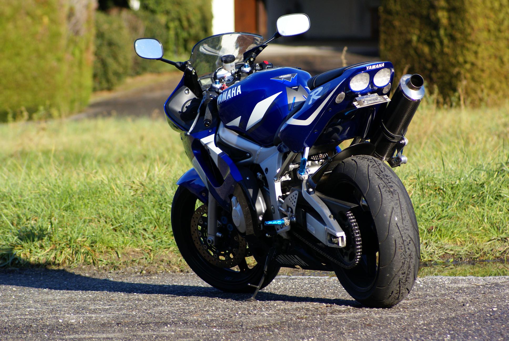 Fonds d'cran Motos Yamaha R6-Arrire