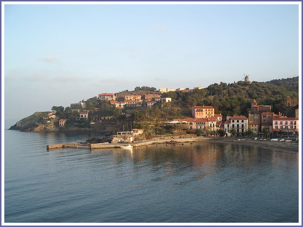 Fonds d'cran Voyages : Europe France > Languedoc-Roussillon La baie de Collioure (66)