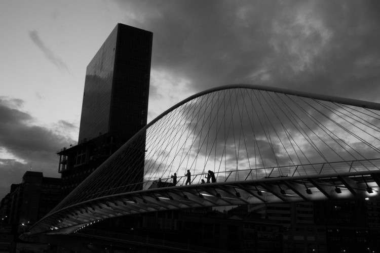 Fonds d'cran Constructions et architecture Ponts - Aqueducs Bilbao moderne