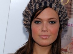 Wallpapers Celebrities Women Mandy Moore - Bonnet