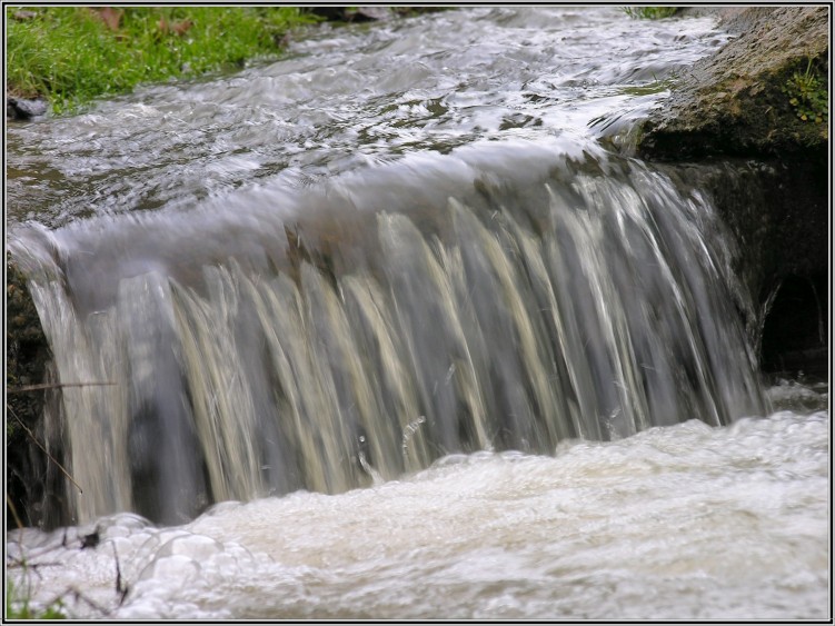 Fonds d'cran Nature Cascades - Chutes Eau limpide