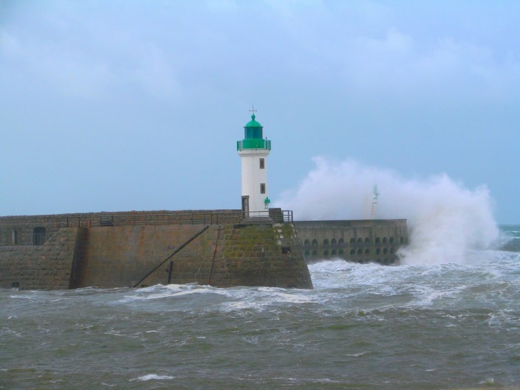 Wallpapers Constructions and architecture Lighthouses tempete a port dielette (50)