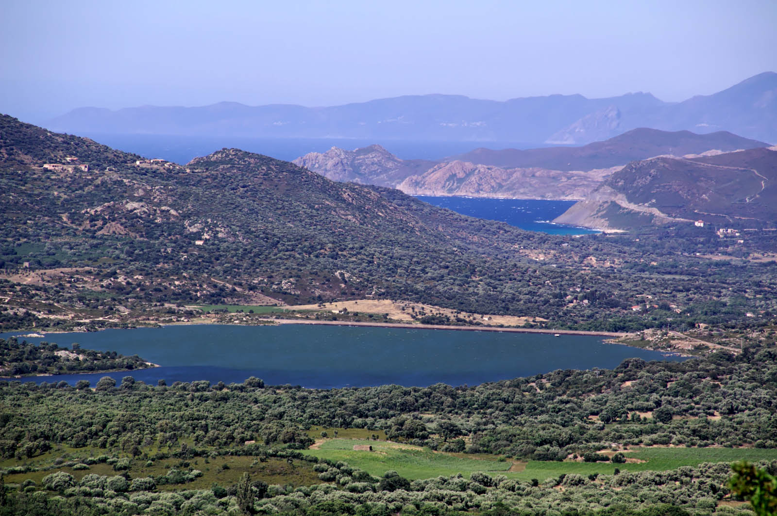 Fonds d'cran Nature Lacs - Etangs L-ILE DE BEAUTE