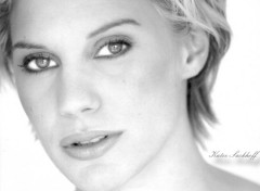 Fonds d'cran Clbrits Femme Katee Sackhoff