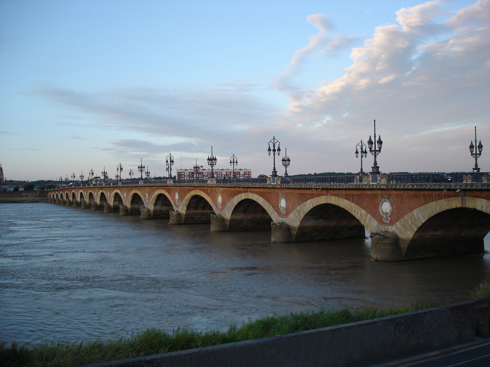 Fonds d'cran Voyages : Europe France > Aquitaine le Pont de Pierre