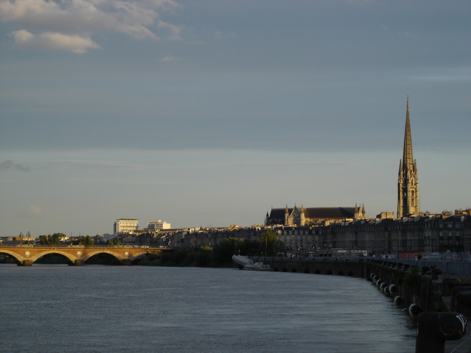 Fonds d'cran Voyages : Europe France > Aquitaine cathedrale saint michel