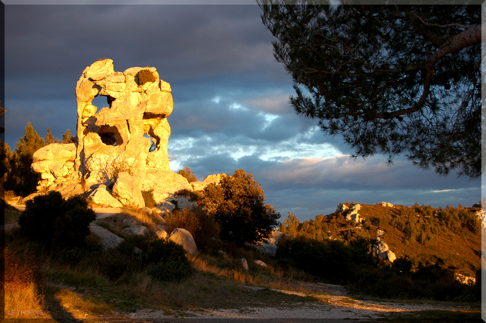 Fonds d'cran Voyages : Europe France > Provence-Alpes-Cte d'Azur De l'or sous les nuages