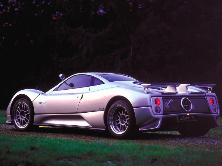 Fonds d'cran Voitures Pagani Pagani