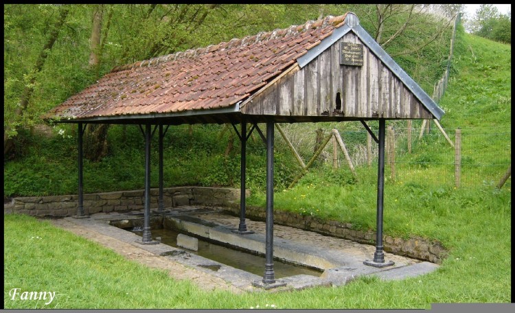 Fonds d'cran Constructions et architecture Lavoirs Lavoir du Sentier des Sources