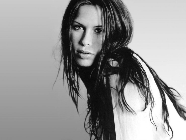 Fonds d'cran Clbrits Femme Rhona Mitra rhona