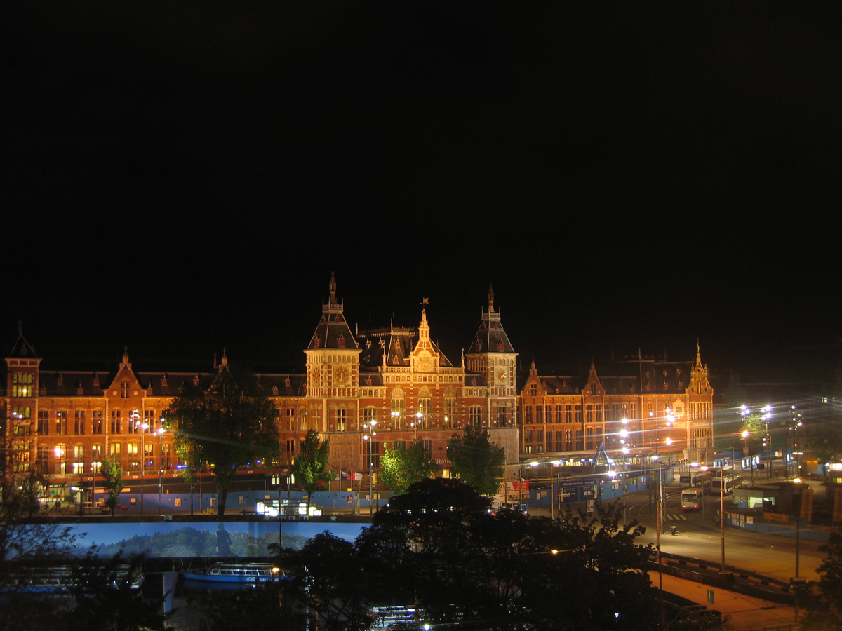 Fonds d'cran Voyages : Europe Pays-Bas Amsterdam Central by Night