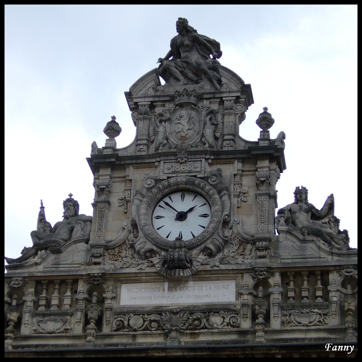 Fonds d'cran Constructions et architecture Edifices Fronton