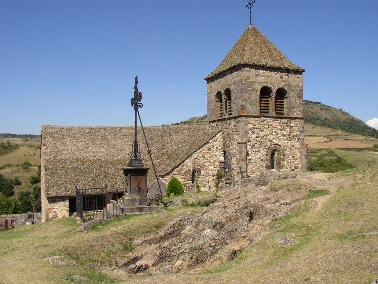 Wallpapers Trips : Europ France > Auvergne Eglise Romane du Chastel