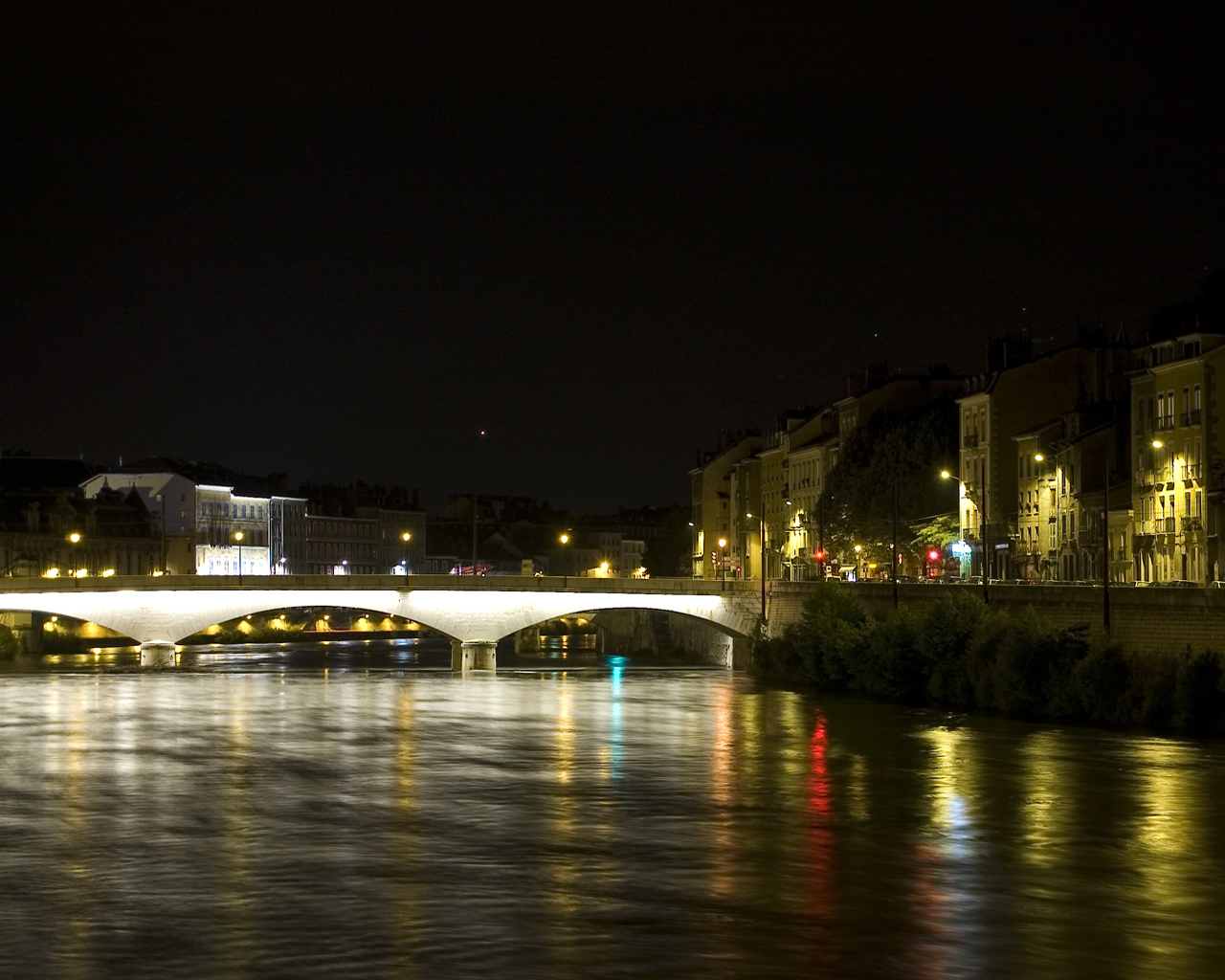 Wallpapers Constructions and architecture Harbours - Docks L'isre la nuit