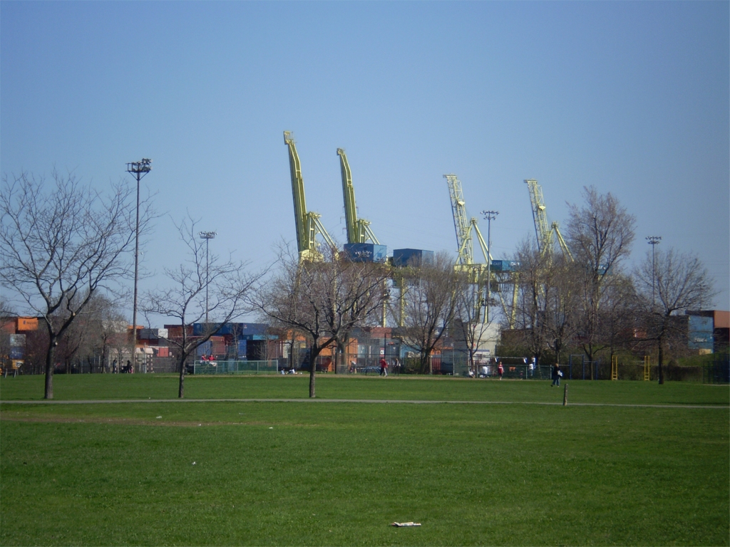 Fonds d'cran Voyages : Amrique du nord Canada Port de Montréal vu du parc Mercier