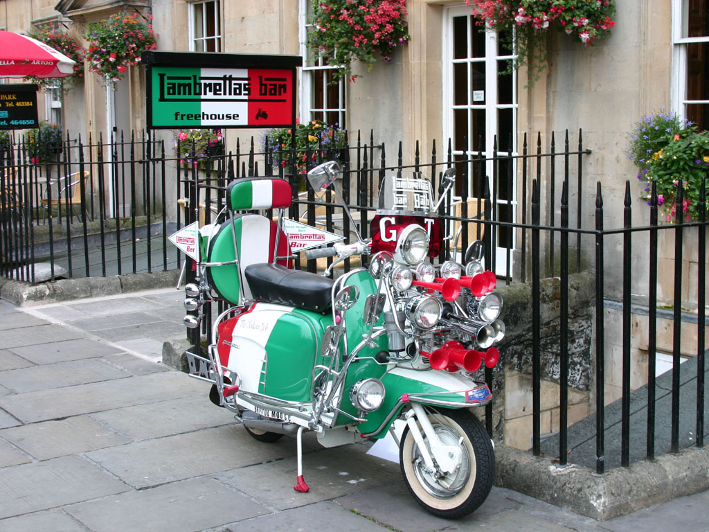 Wallpapers Motorbikes Miscellaneous Non, pas en Italie mais  Bath Angleterre