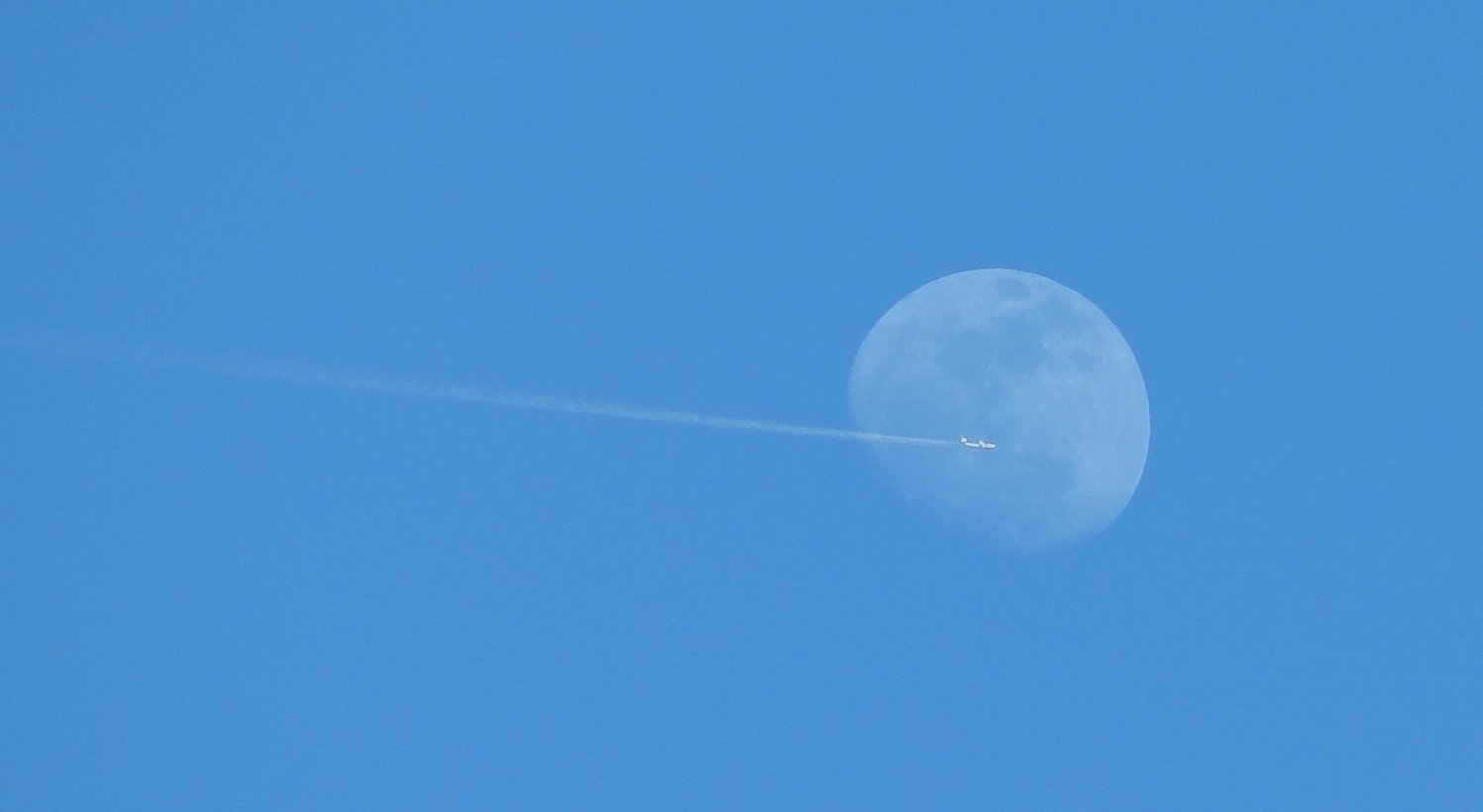 Fonds d'cran Avions Divers Vol de lune