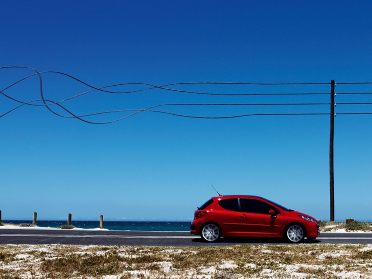 Fonds d'cran Voitures Peugeot 207 rouge